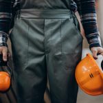 Ghidul pantalonilor de lucru: Alegerea corectă pentru performanță și protecție