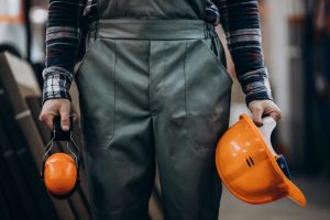 Ghidul pantalonilor de lucru: Alegerea corectă pentru performanță și protecție