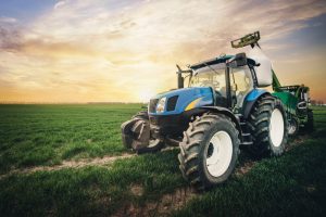 Anvelope tractor: Cum să alegi cele mai bune anvelope pentru utilajele agricole