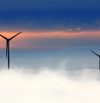 Energia care bate în vânt: costuri și producție în energia eoliană