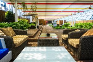 Mobila de terasă: Soluții profesionale pentru design exterior și spații HoReCa