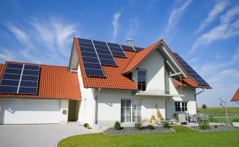Deconectare rapida pentru sistemele de panouri fotovoltaice: siguranta in practica
