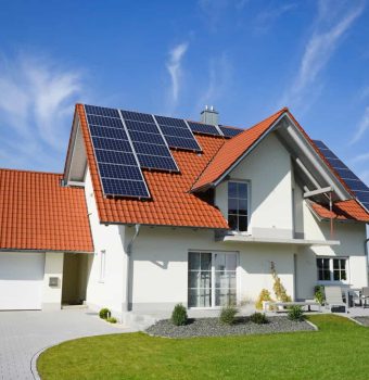 Deconectare rapida pentru sistemele de panouri fotovoltaice: siguranta in practica