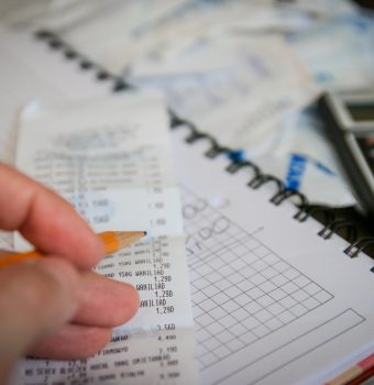 Regula 50/30/20 și cum te poate ajuta să economisești bani
