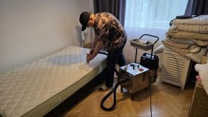 Cum alegi corect un serviciu de curățare saltele în Oradea